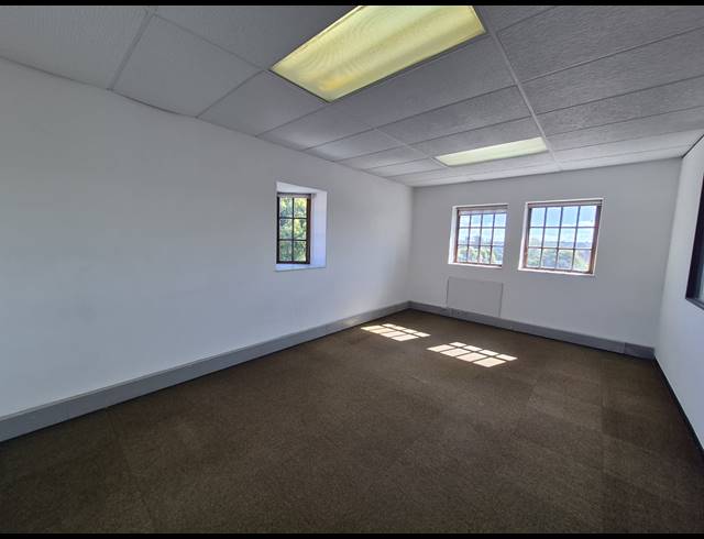 149M² OFFICE TO LET IN PARKMORE